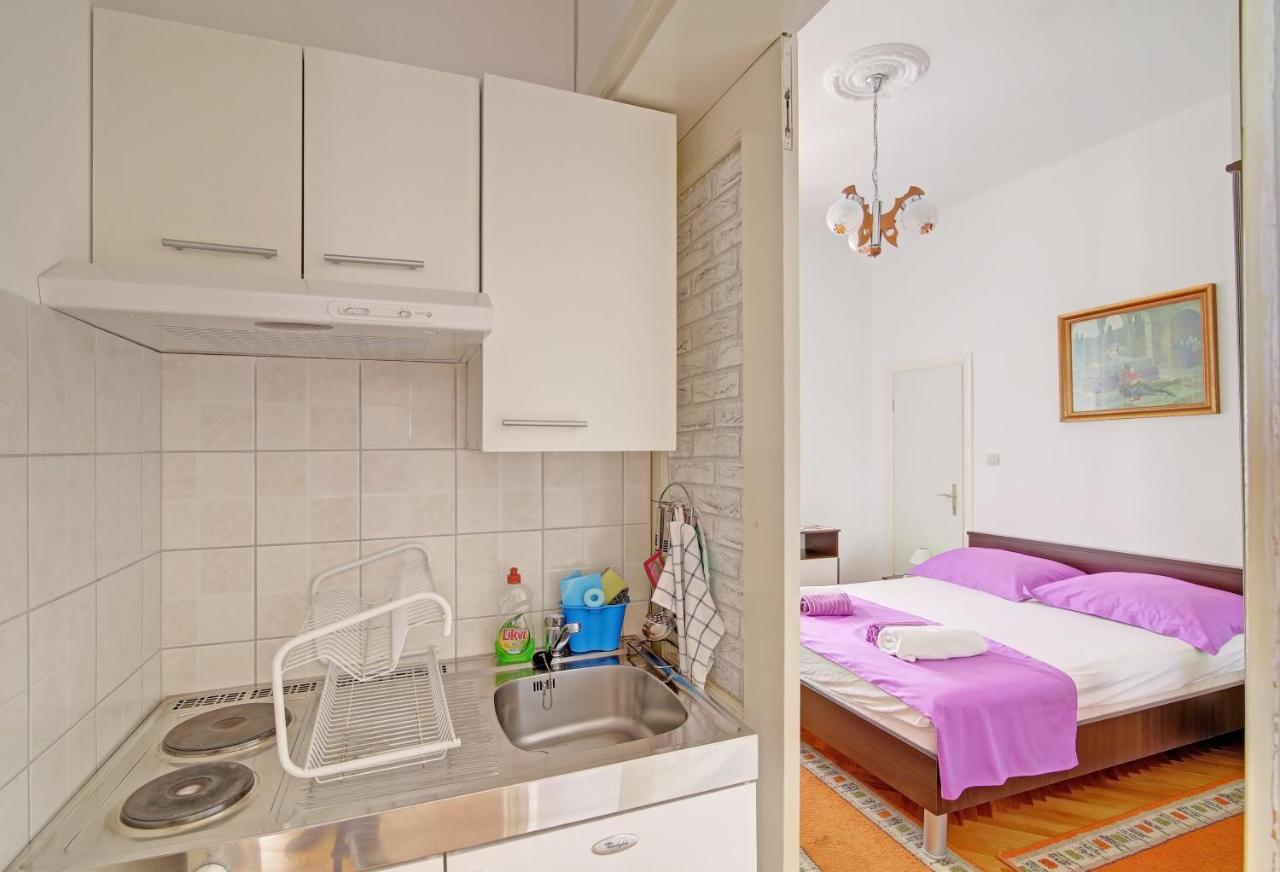Rooms&studios Rina Guest house 3*